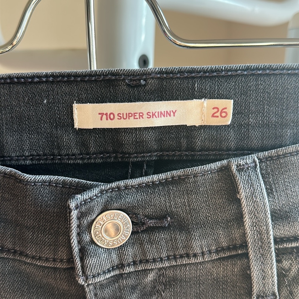 Levi’s Gray Jeans - Picture 3 of 6